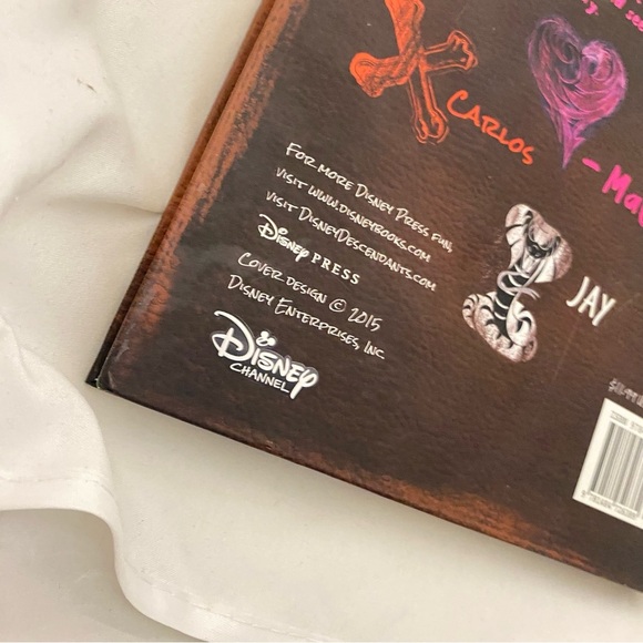 Disney Descendants  Mal's Spell Book Hardcover 2015 Disney Channel - Picture 3 of 14
